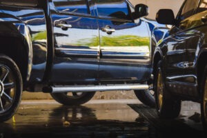 Truck Accident Lawyer in Burbank | Free Consultations 24/7 black pickup truck