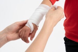 Dog Bite Lawyer in Long Beach | Free Consultations 24/7 little boy with damaged hand